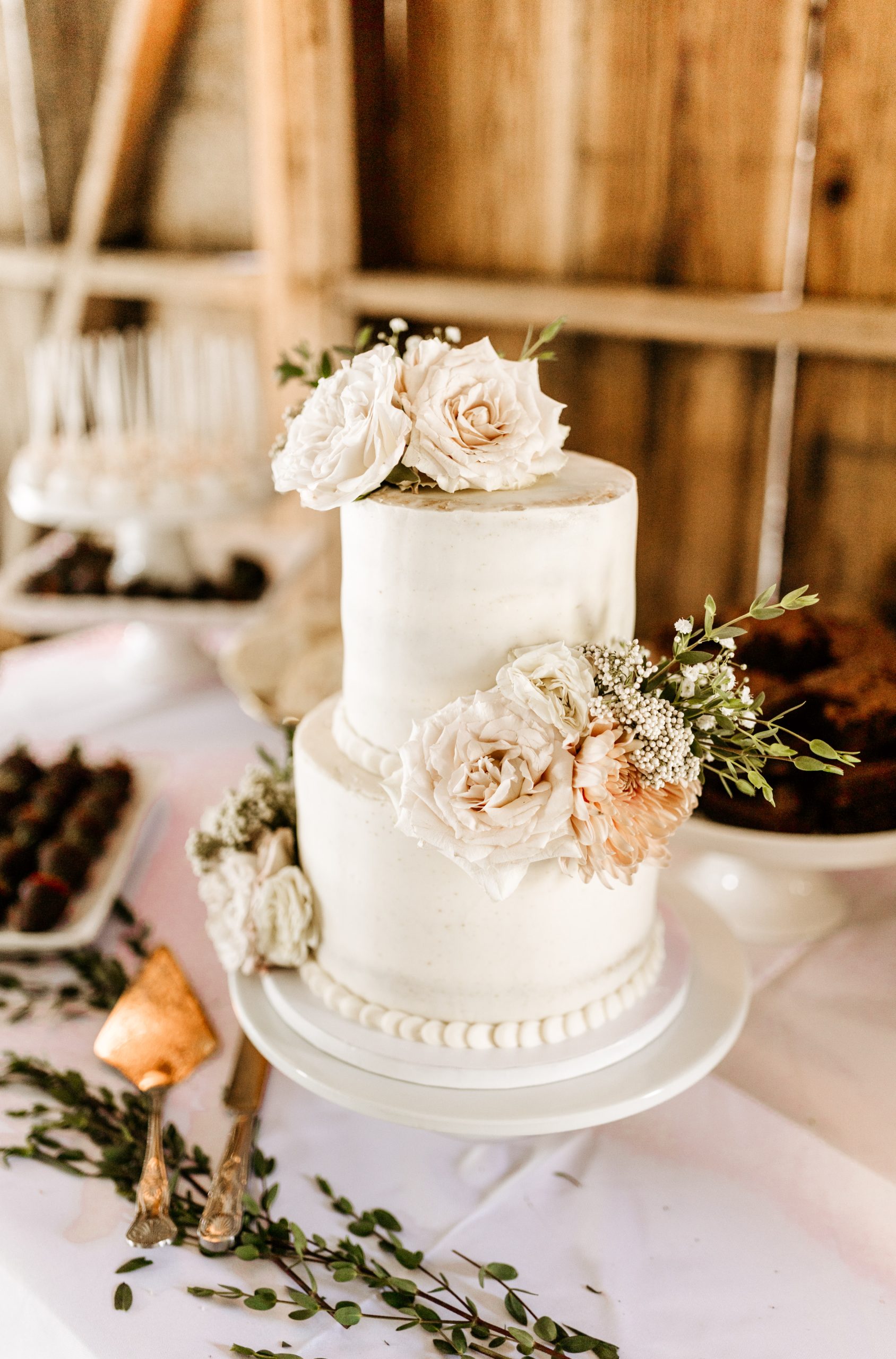 Wedding cake of Cecelia Catena and Alex Ramirez Wedding San Luis Obispo California, Higuera Ranch